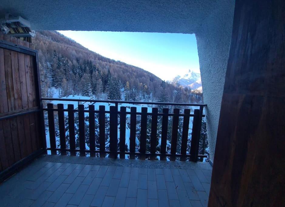 Appartamento Con Vista - Nuova Ristrutturazione Sauze D'Oulx Bagian luar foto