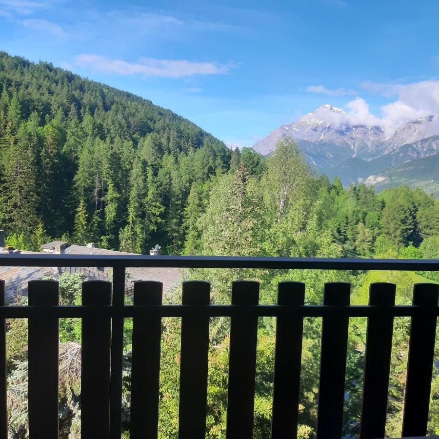 Appartamento Con Vista - Nuova Ristrutturazione Sauze D'Oulx Bagian luar foto